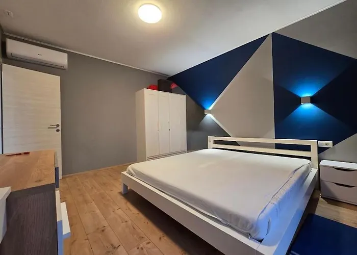 Luxury Split